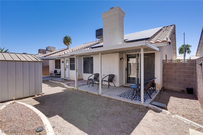 Building Photo - 2204 Riderwood Ave