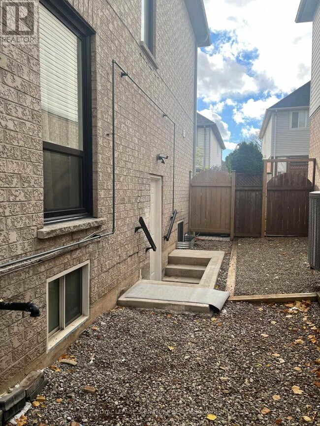 Building Photo - 2304 Bankside Dr