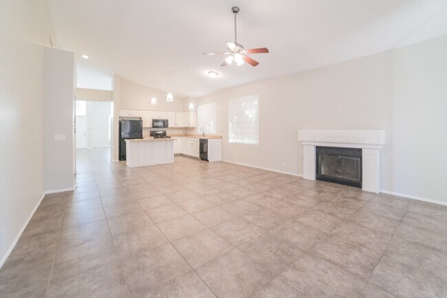 Foto del edificio - 7227 E Lakeview Avenue