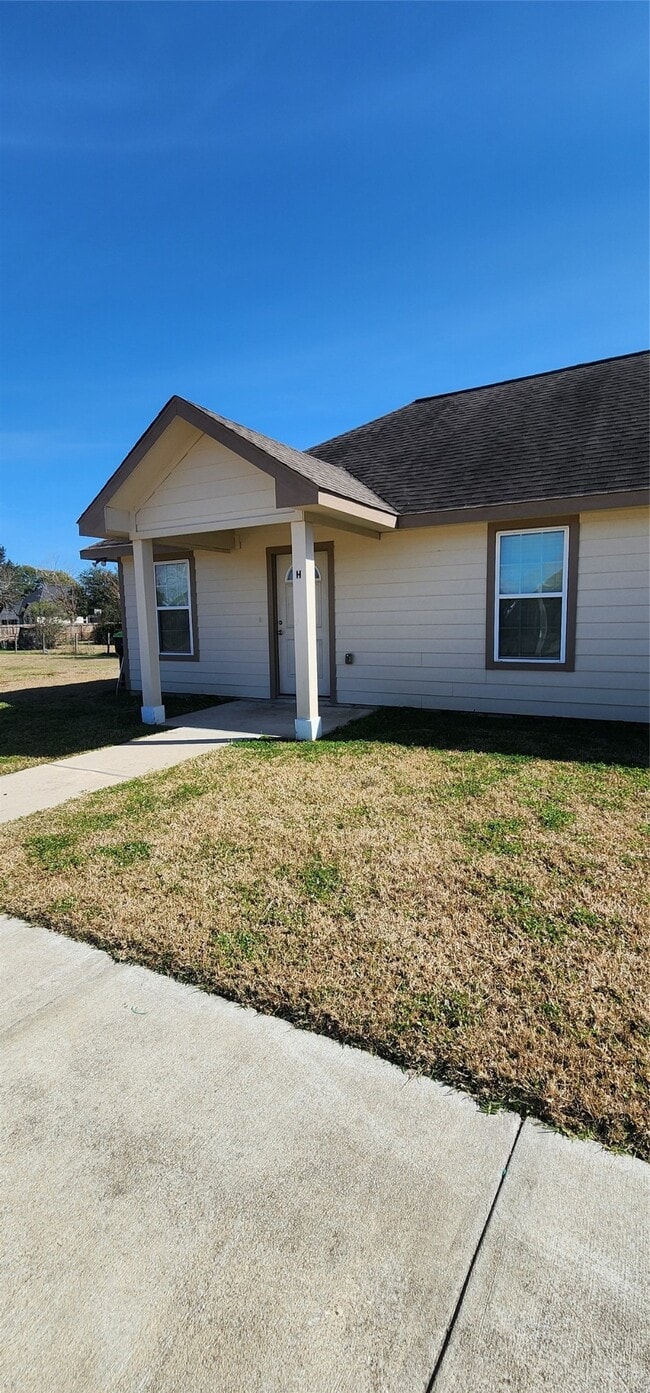 Building Photo - 8421 W 1st St