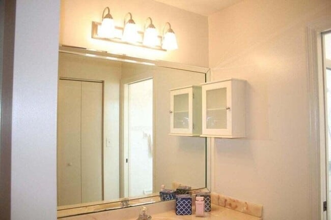 Building Photo - 221 Bilbao St