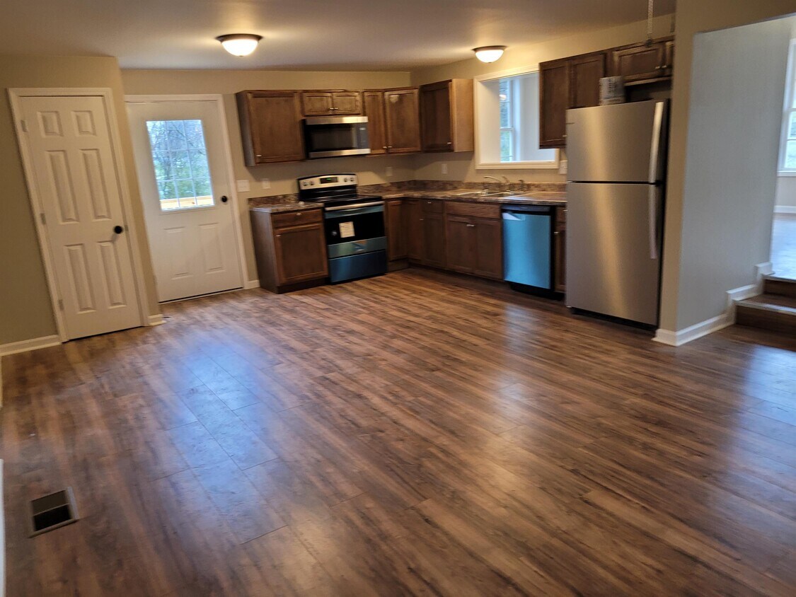 Foto principal - 668 Briarwood Rd