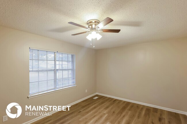 Foto del edificio - 3033 Carleton Rd