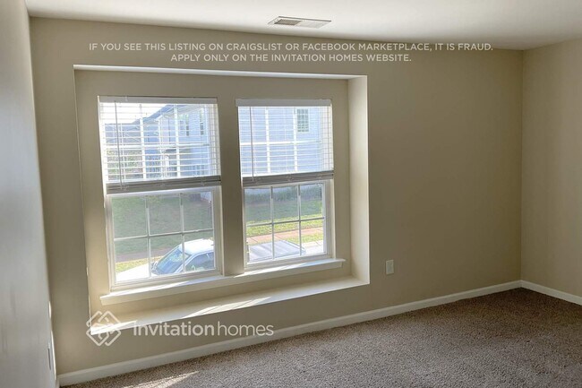 Foto del edificio - 2740 Markham Woods Ct