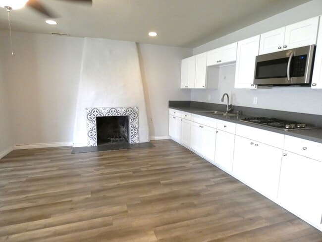Foto del edificio - 12712 Downey Ave