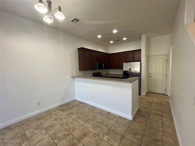 Foto del edificio - 7576 Nicklin St