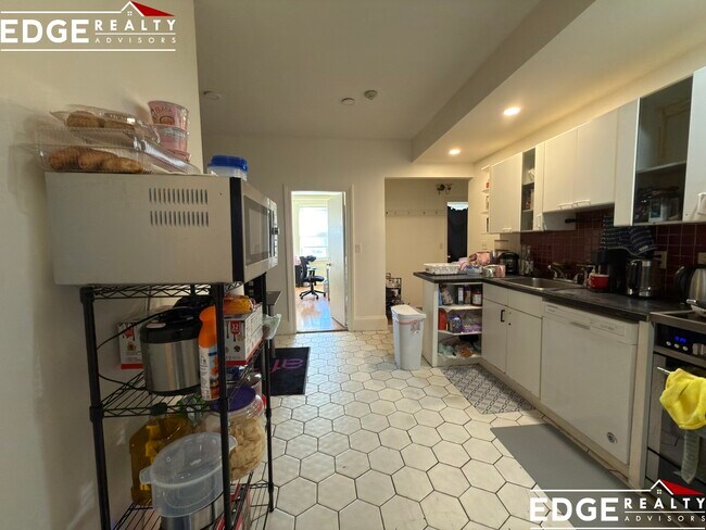 Foto del edificio - 56 Park Vale Ave