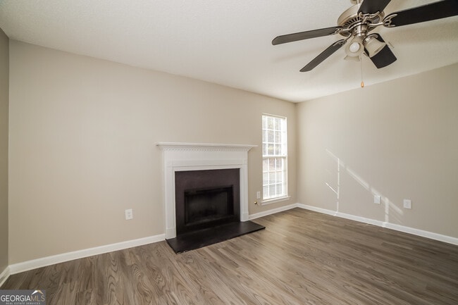 Building Photo - 5730 Village Loop