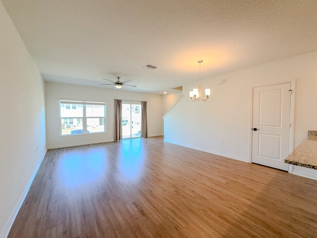 Building Photo - 9419 Westside Hls Dr