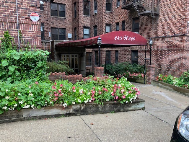 445 W. 240 Front - 445 W 240th St