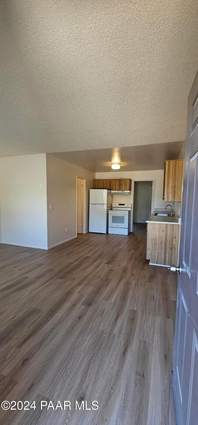 2920 N Superstition Ln Unit C, Prescott Valley, AZ 86314 Room for