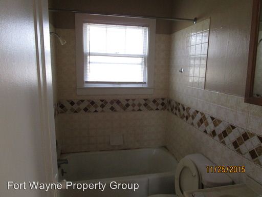 Building Photo - 3812 Eastway Dr