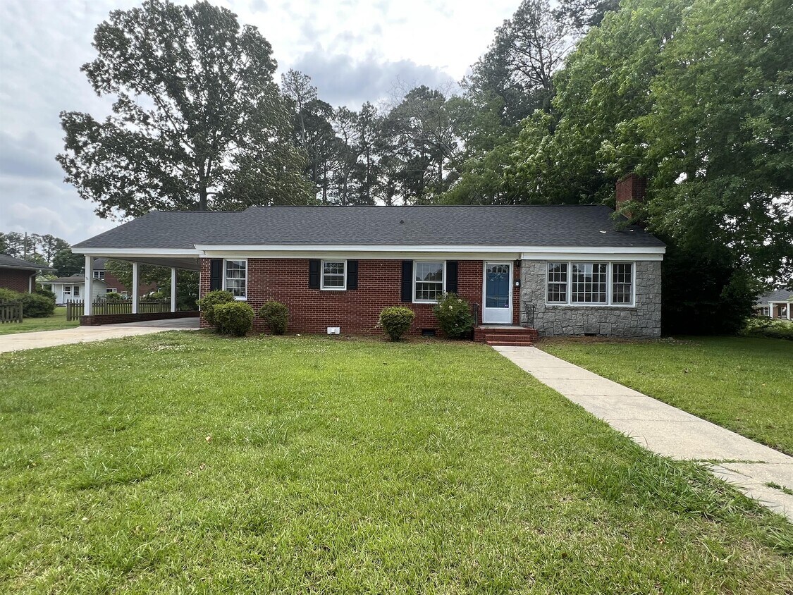 601 W St, Benson, NC 27504 House Rental in Benson, NC