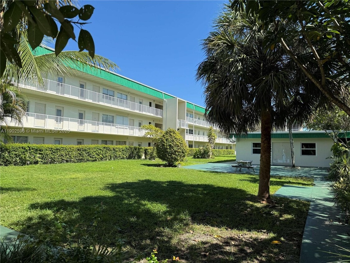 Foto principal - 1450 Atlantic Shores Blvd