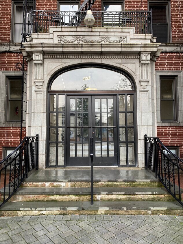 Foto principal - 834 John F. Kennedy Blvd