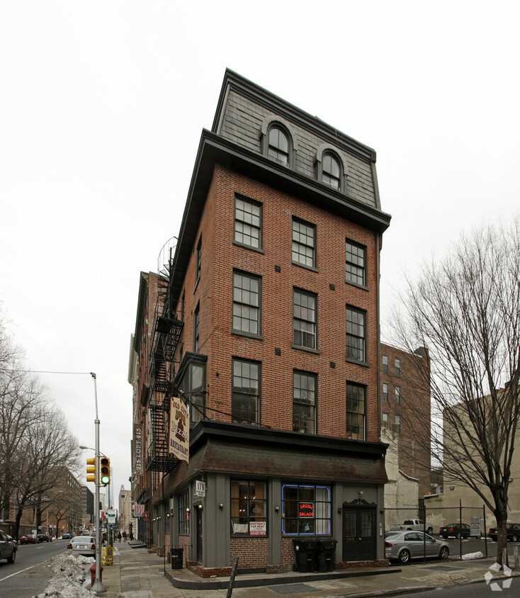 Primary Photo - 100 N 3rd St