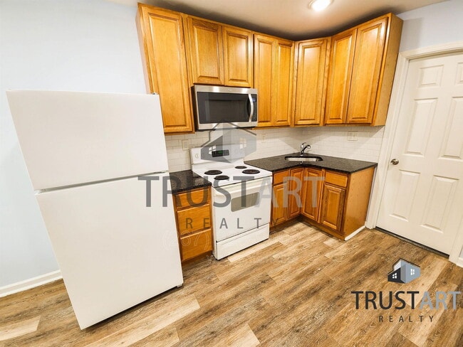 Photo - 1933 Colonial St House