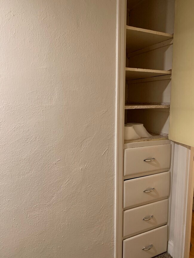 Hall Storage - 1116 N 4th St