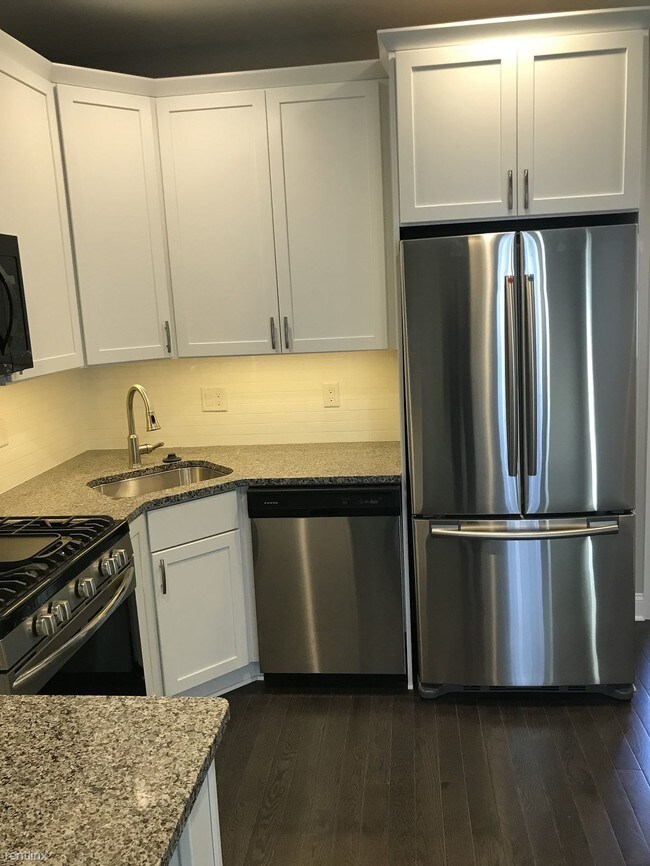 Building Photo - 1 br, 1 bath Apartment - 163 W Pearl St #204