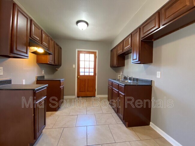 Foto del edificio - 1465 Cooper St