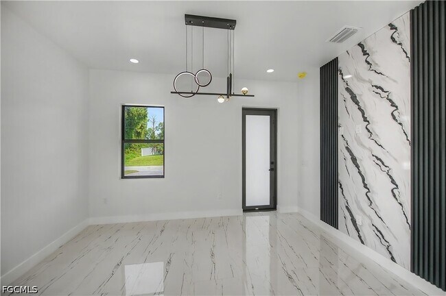 Building Photo - 3121 69th St W