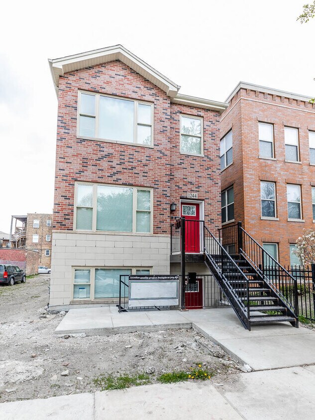 1244 S Washtenaw Ave. Unit 3, Chicago, IL 60608 Condo for Rent in Chicago, IL
