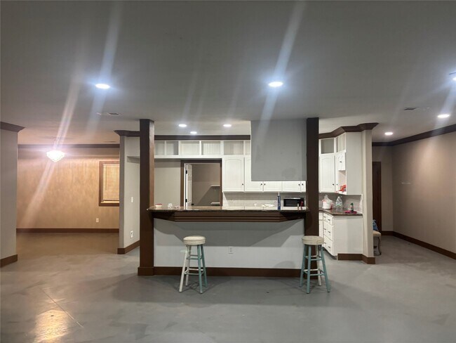 Foto del edificio - 9480 Plum Grove Rd