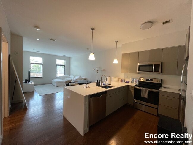 Building Photo - 455 Harvard St