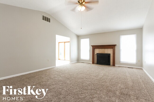 Foto del edificio - 2204 Valley Creek W Ln