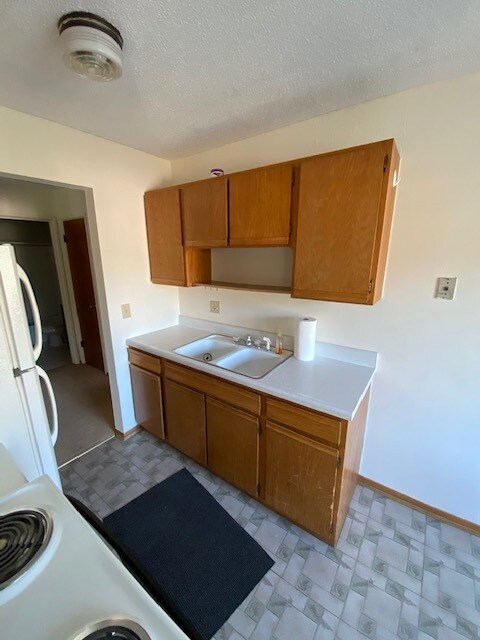 Kitchen - 3547 Grand Ave S