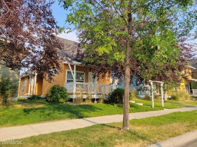 Foto del edificio - 3 br, 2 bath House - 324 Kimball Ave.