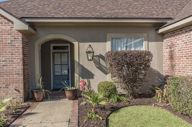 Building Photo - 105 Copal Dr