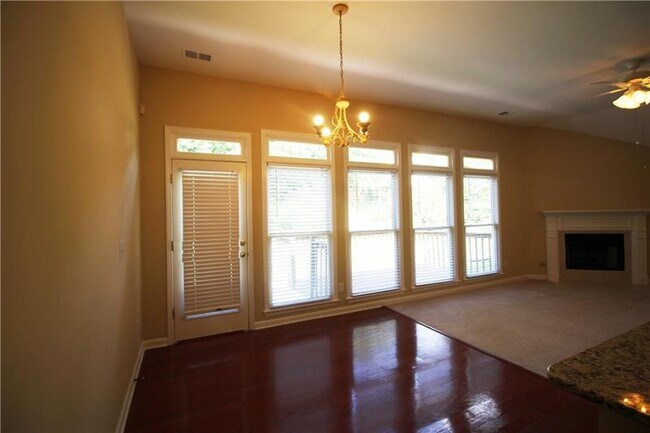 Building Photo - 3545 Mystic Dr