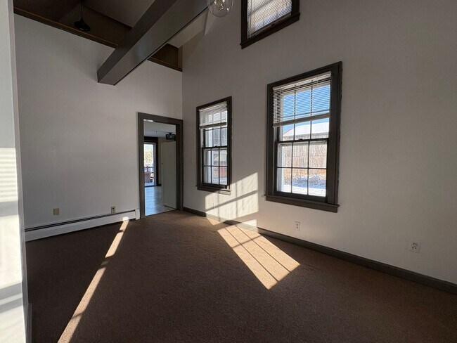 Foto del edificio - 320 Chamberlain Rd