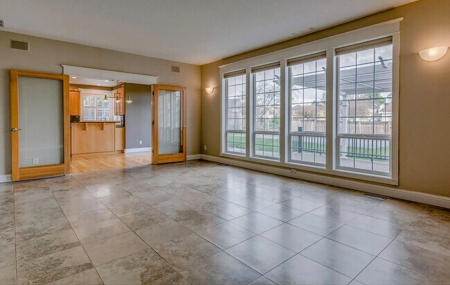 Foto del edificio - 450 NW Pacific Grove Dr