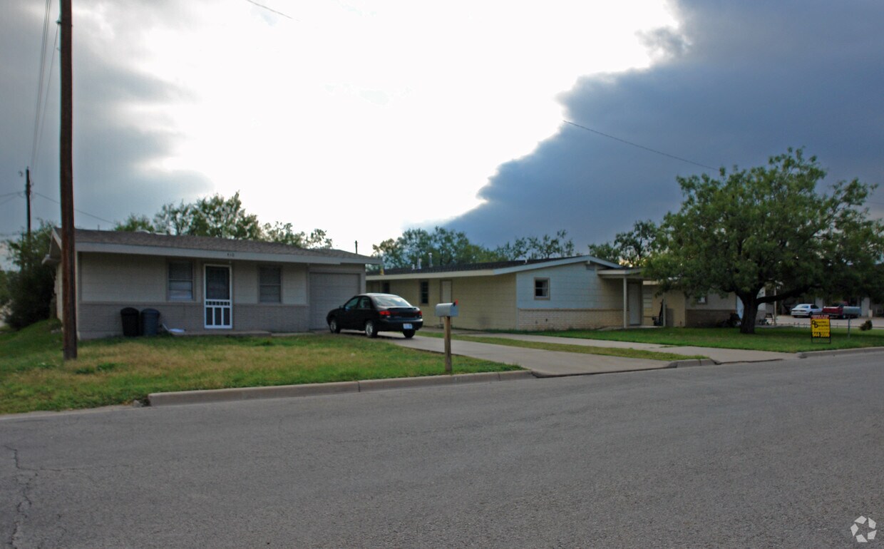 Foto del edificio - 402-410 Millspaugh St