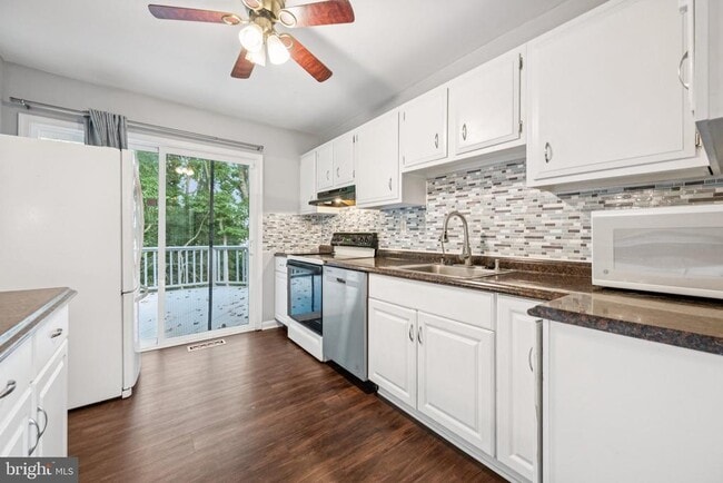 Building Photo - 1229 Ramblewood Dr