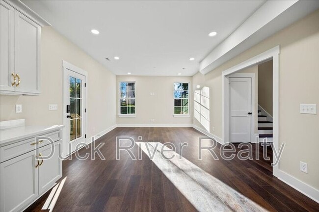 Building Photo - 119 Westover Dr