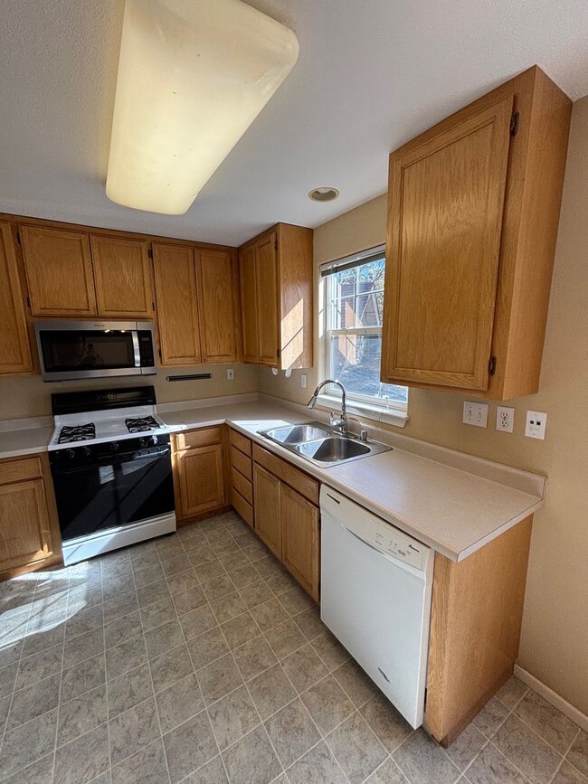 Building Photo - 1 Bedroom 1 Bathroom in Rincon Valley