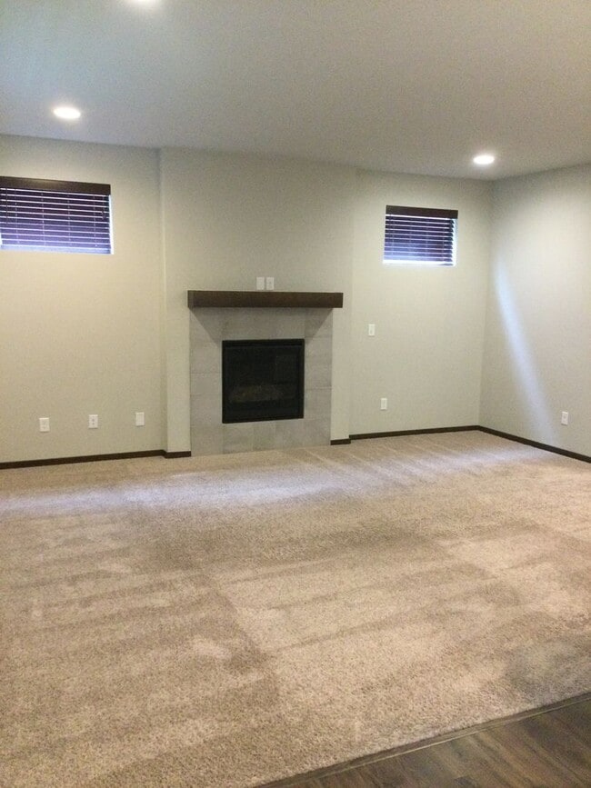 Building Photo - Extras! This home is ready...