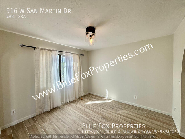 Building Photo - 916 W San Martin Dr