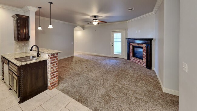Foto del edificio - 3 Bedroom 2.5 Bath Home with Bonus Room and Storm Shelter