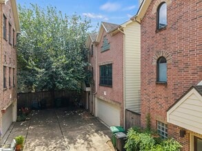 Building Photo - 2154 Arabelle St