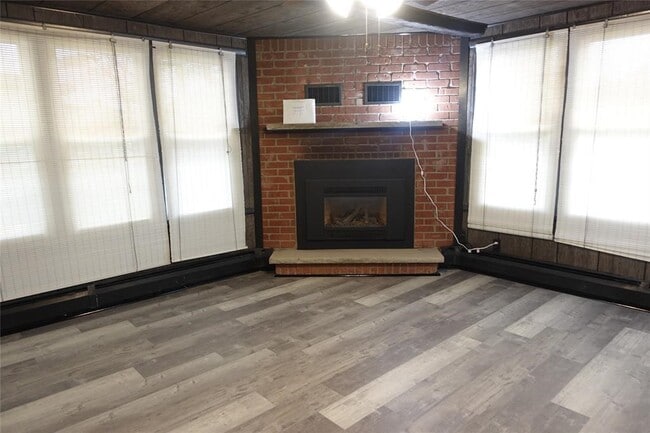 Building Photo - 304 Massachusetts Ave