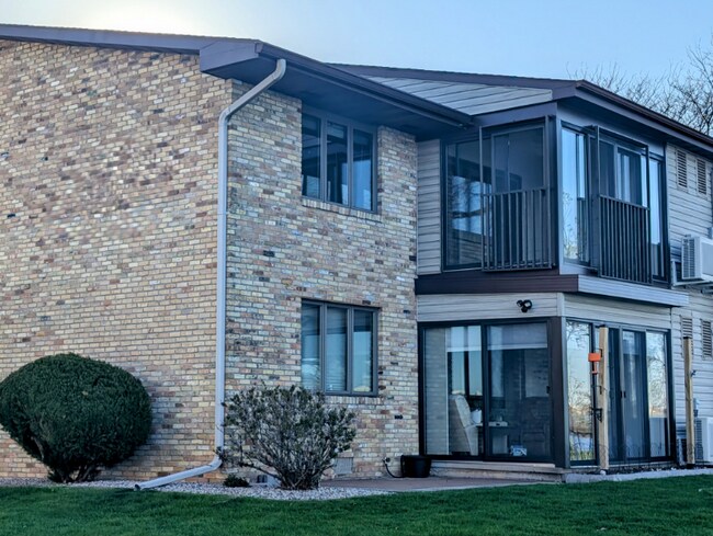 Foto del edificio - 240 N Campbell Rd