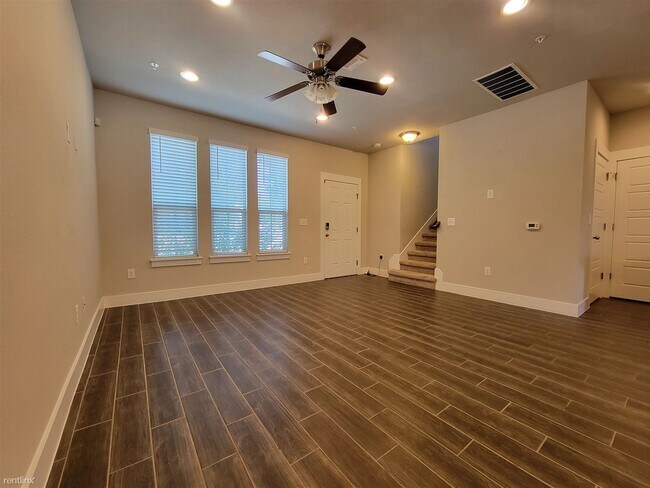 Foto del edificio - 3 br, 2.5 bath Townhome - 7409 Pantherpaw St