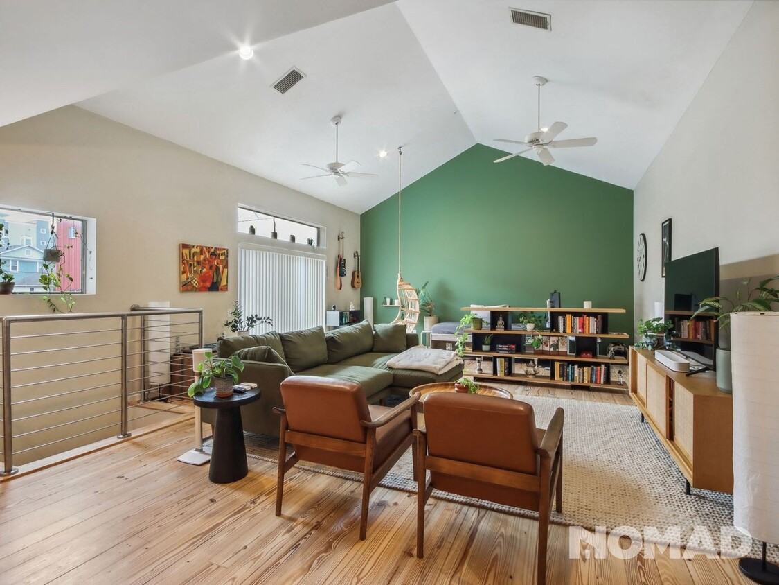 Primary Photo - 3 Bedroom Townhome in Houston, Montrose/Mi...