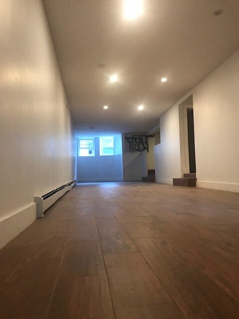 Building Photo - 1386 Lincoln Pl