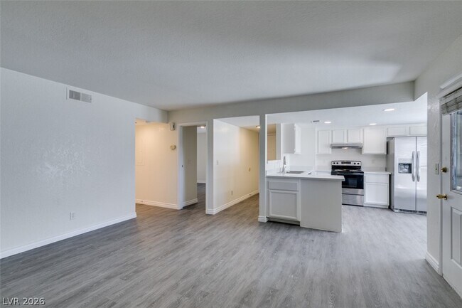 Foto del edificio - 3790 Shirebrook Dr