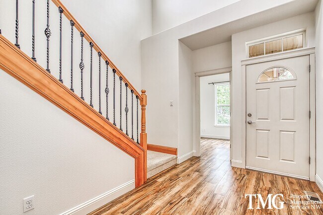 Foto del edificio - Large 4 Bed 2.5 Bath Home in Northern Salm...